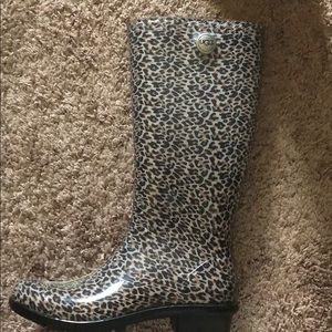 Ugg Cheetah Print Rainboot w/sherpa foot lining